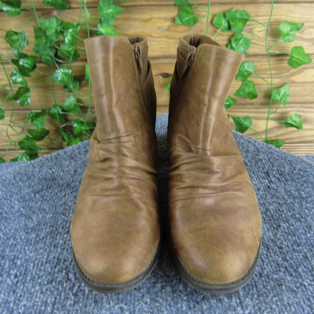 Baretraps Reinella Womens 9 Brown Heeled Ankle Boots‎ Perforated Buckle Booties